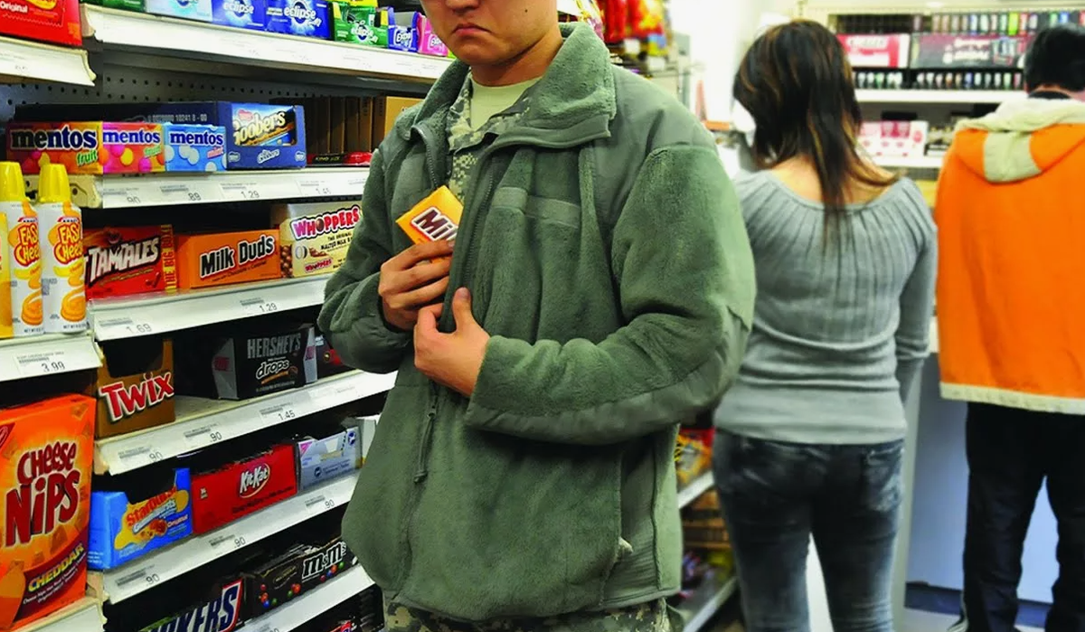 В Японии в магазинах чаще крадут старички