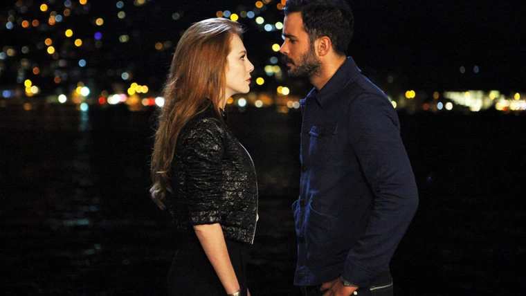 Кадр из сериала «Любовь напрокат» (Kiralik Aşk)