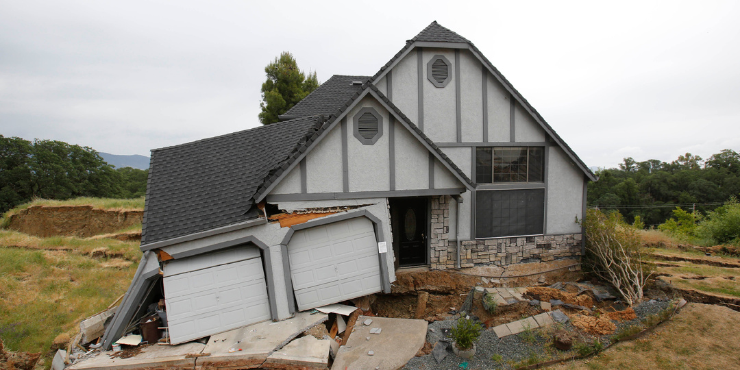 9 ОШИБОК, из-за которых ваш загородный дом может треснуть уже через 2 года