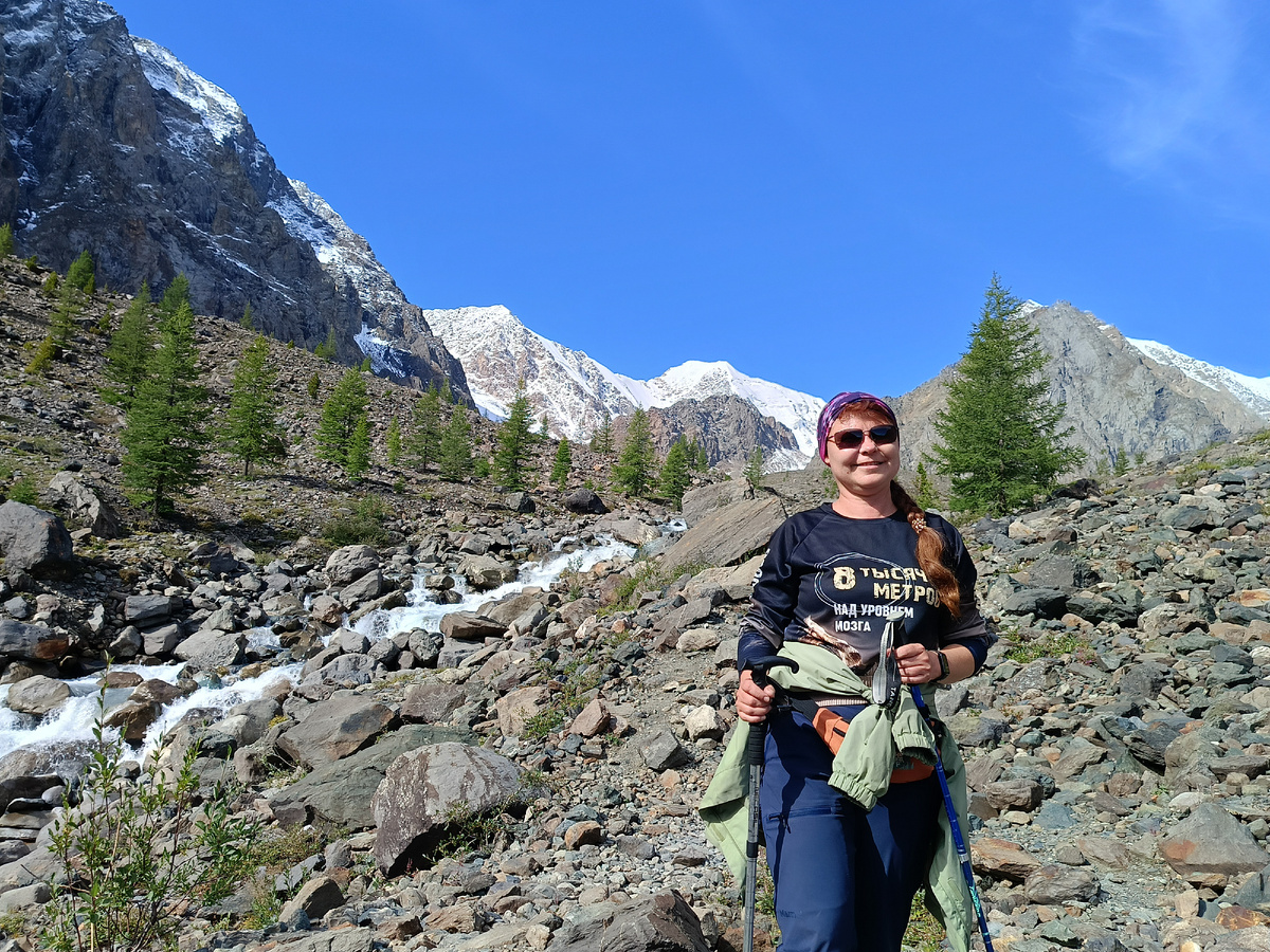 Смотрите, какая здесь Актру, у истоков, еще узенькая! Но очень харАктерная.