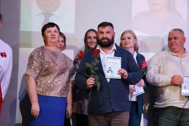    Заслуги учителя не остаются незамеченными. Фото: Из личного архивa/ Владислав Седельников