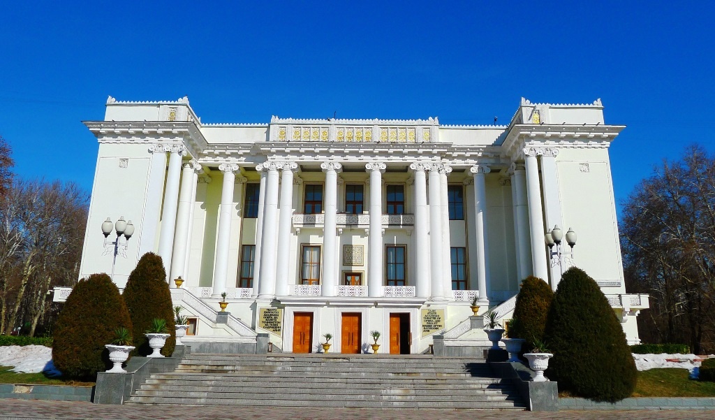 Театр оперы и балета имени Садриддина Айни в наши дни
Фото: Asia-Plus