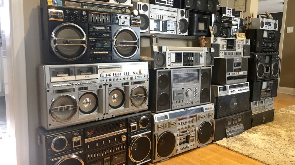    Почему музыкальные центры из 90-х и 2000-х исчезли с наших полок