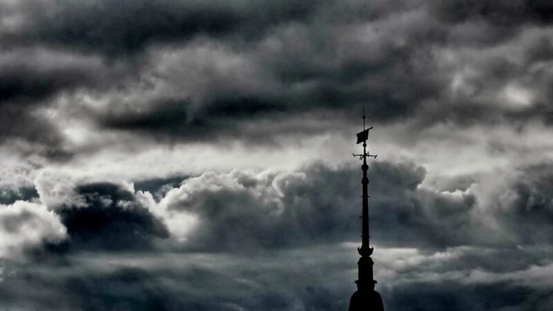     Дождь в Барнауле. Олег Богданов