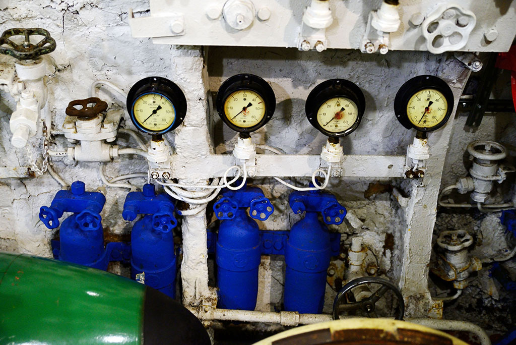 Фото из сети интернет, свободный доступ. / 1 -ый отсек. Боевые баллоны ВВД (по одному на торпедный аппарат), Подводная лодка - музей проекта 613 С -189, Санкт - Петербург.