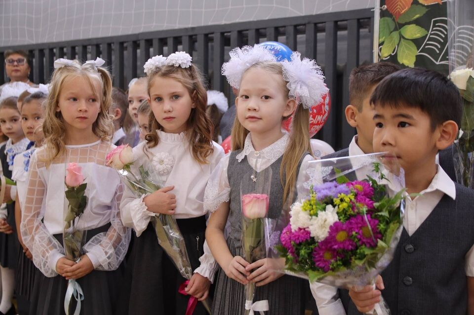    День знаний в гимназии №3 Горно-Алтайска. Источник: t.me/maksimov_tg