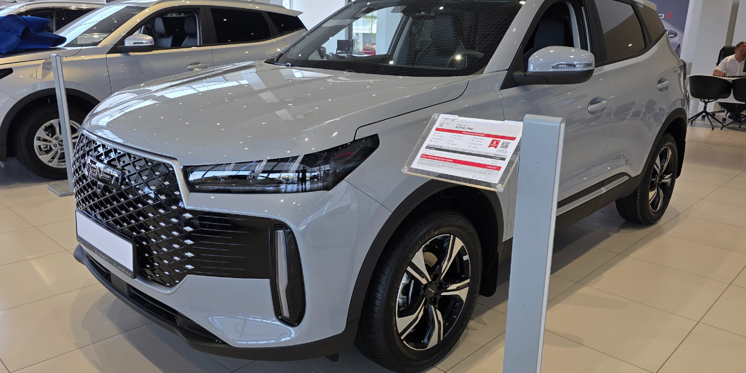 Российский автомобильный рынок потрясен: почему новый Tenet T4 стоит как китайский Chery Tiggo 4?