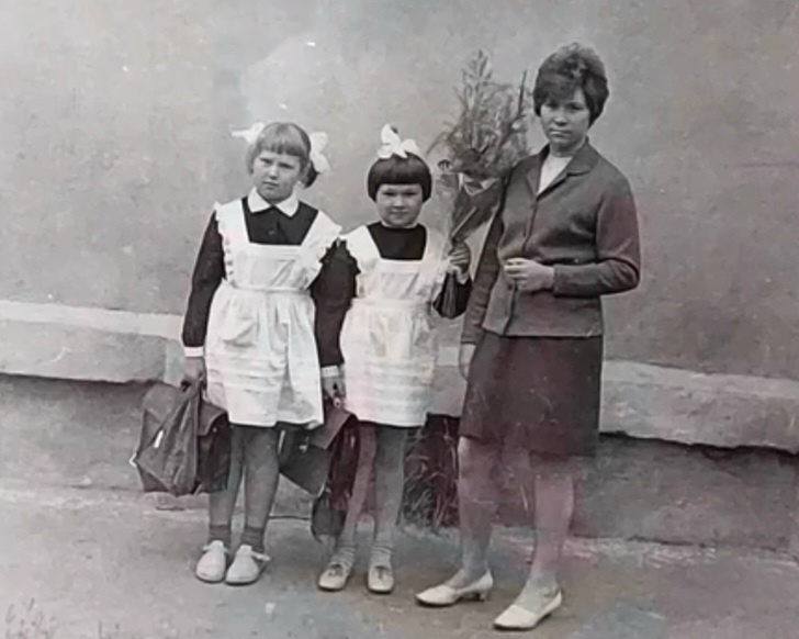 Автор слева