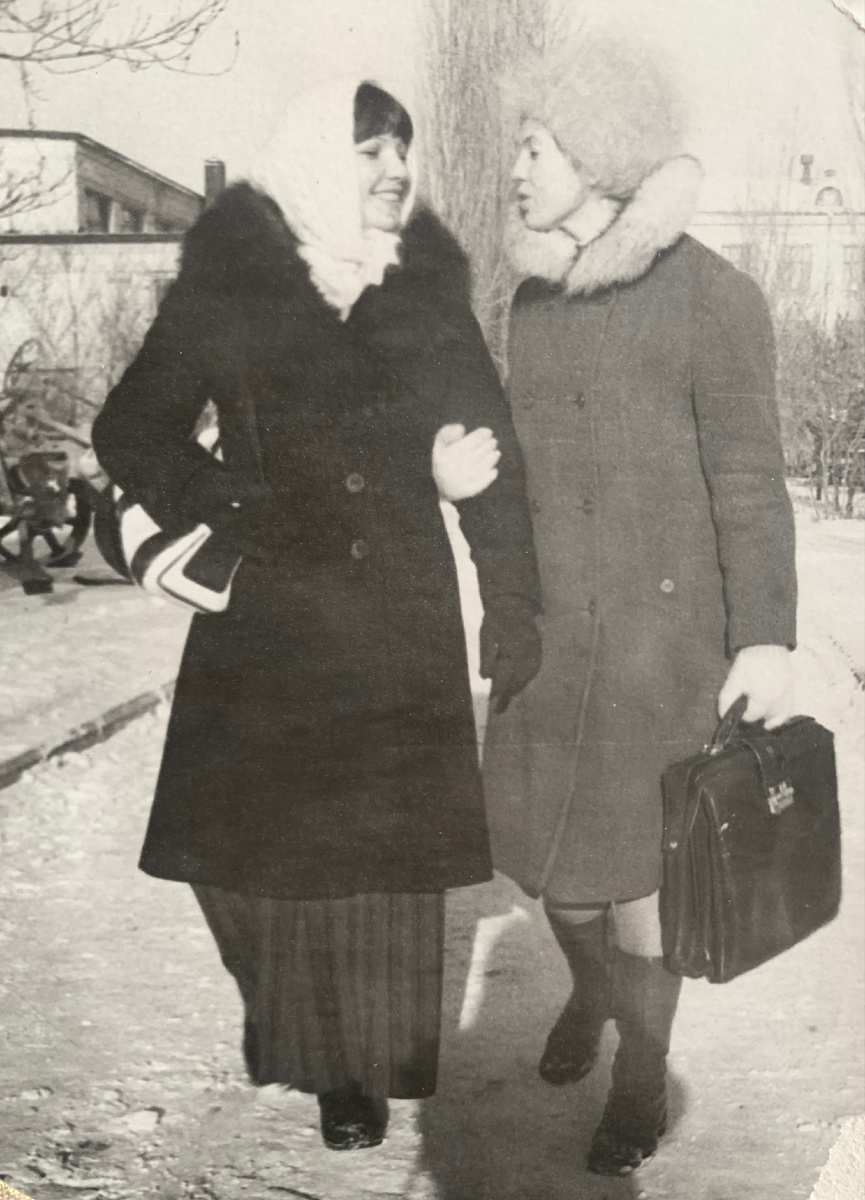 Мамуля (слева) с подружкой 