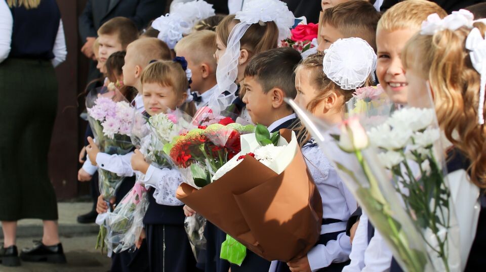    День Знаний в барнаульской школе №13. Источник: Виталий Барабаш / Толк