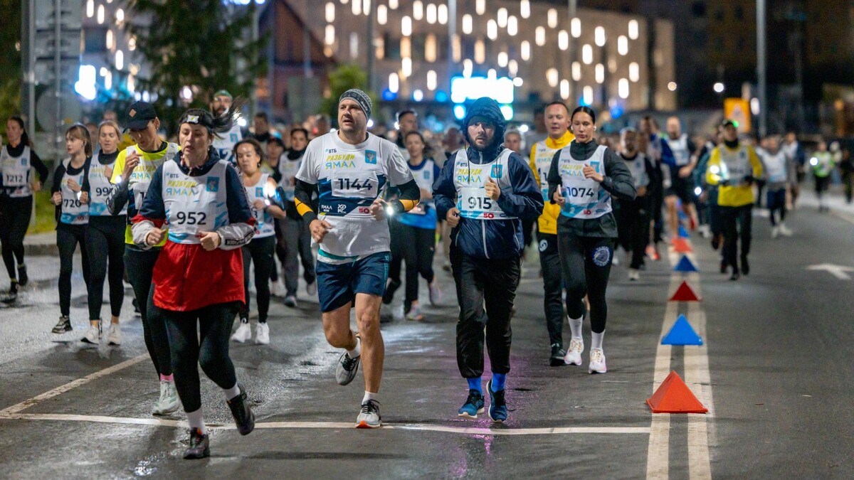    «Ночной забег — Разбуди Ямал!» в Новом Уренгое. Фото: Сергей Зубков / «Ямал-Медиа»
