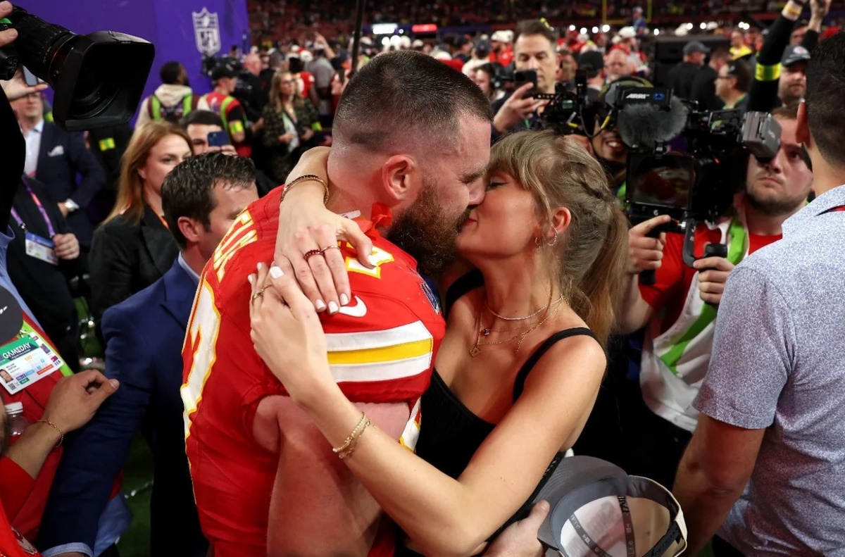 Тейлор Свифт и Трэвис КелсиФото: Getty Images