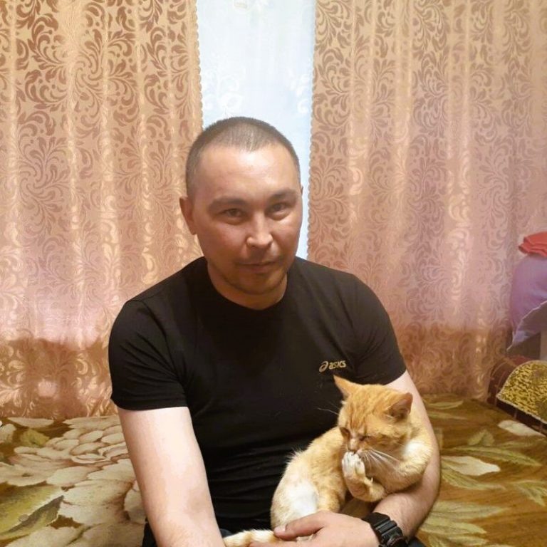    Боец СВО из Оренбуржья в отпуске навестил своего пушистого «фронтовика» Мария Чалкина