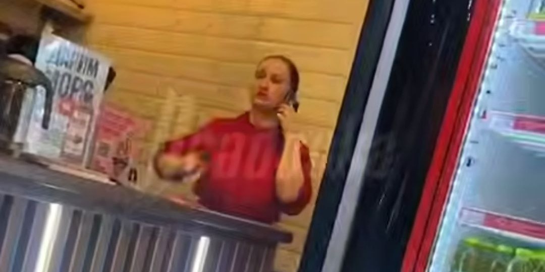 «Ешьте, что дали!»: в шаурмичной чайник стал аргументом в споре