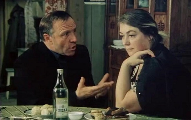 Кадр из фильма «Позови меня в даль светлую» (1977). Скриншот.