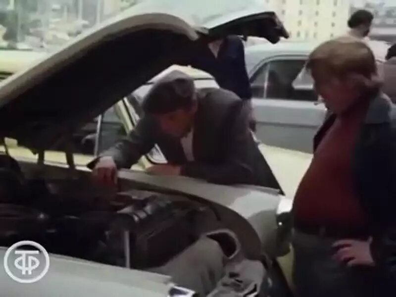 В фильме 1981 года «Шофер на один рейс» с Лидией Федосеевой-Шукшиной и Олегом Ефремовым в главных ролях атмосфера стихийного рынка в Южном порту показана достаточно точно.