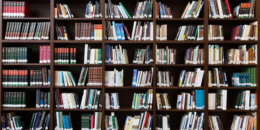 Стартует Московская книжная неделя. Книги, лекции и немного московской романтики - все это в сентябре соберется в одном флаконе.