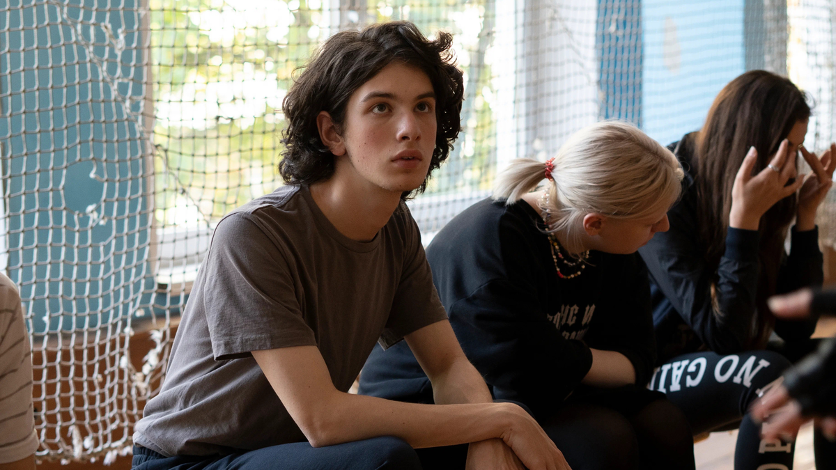 Сериал «Шестнадцать+» (2021)