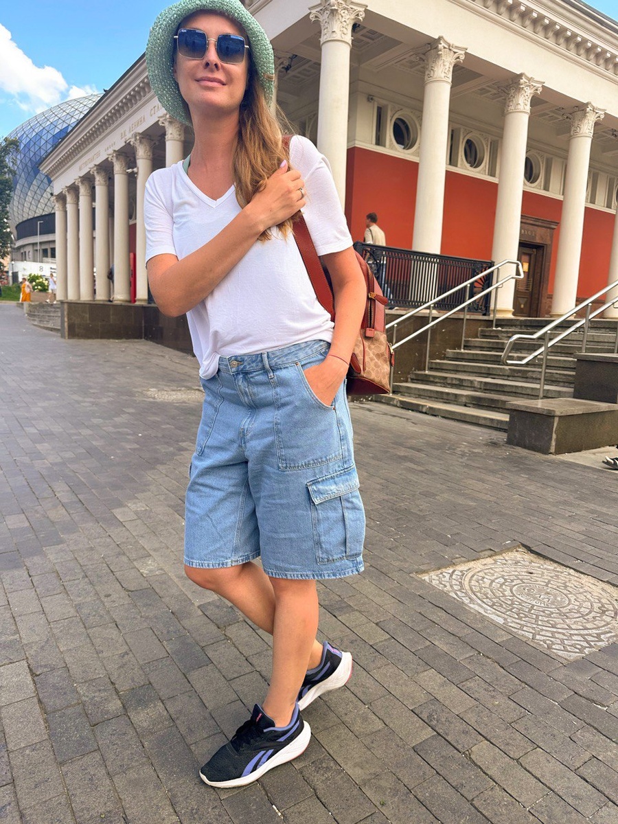 На фото: ведущая прогноза погоды на канале ТВЦ Алена Дублюк