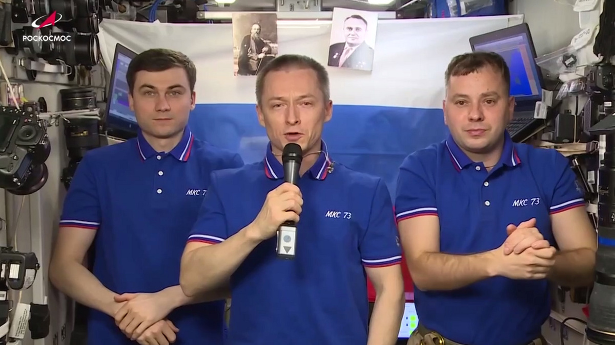    Космонавты с МКС поздравили курянин с Днём знаний