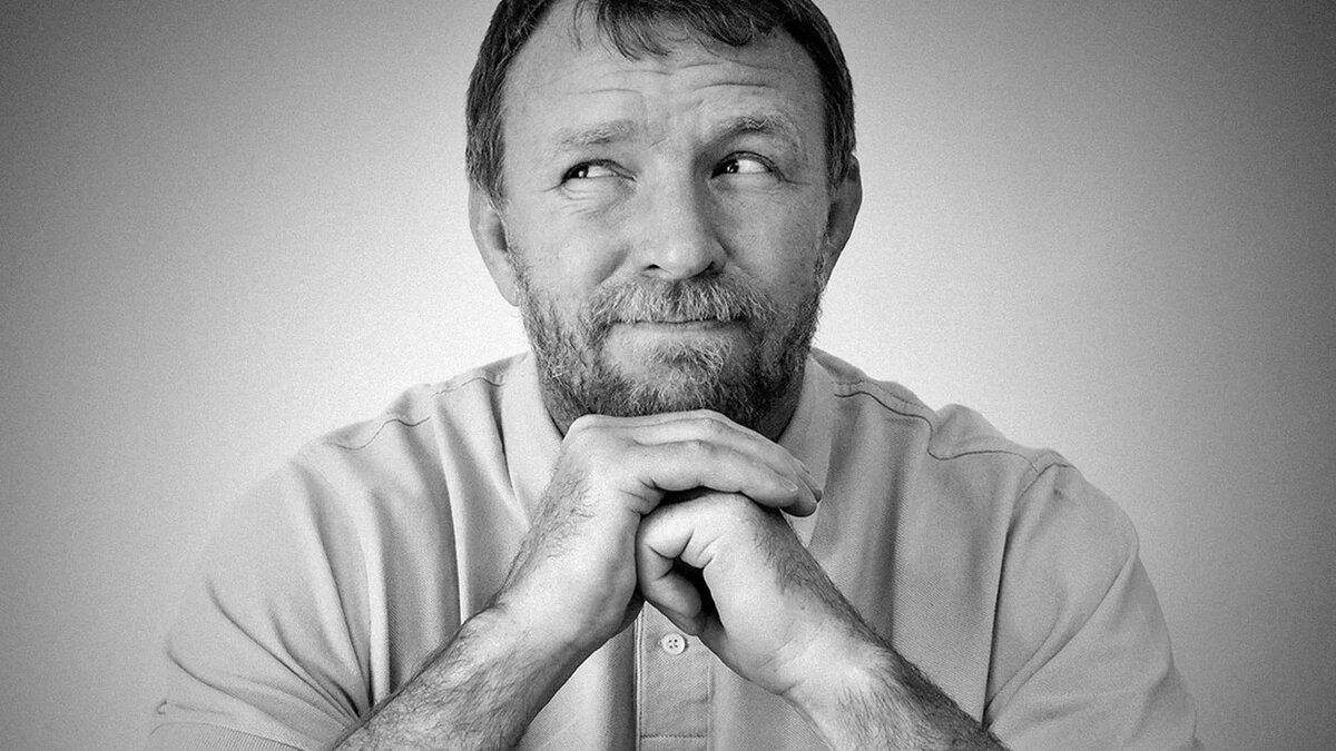 Гай Стюарт Ричи, британский кинорежиссер, сценарист, продюсер. Родился 10 сентября 1968 года 