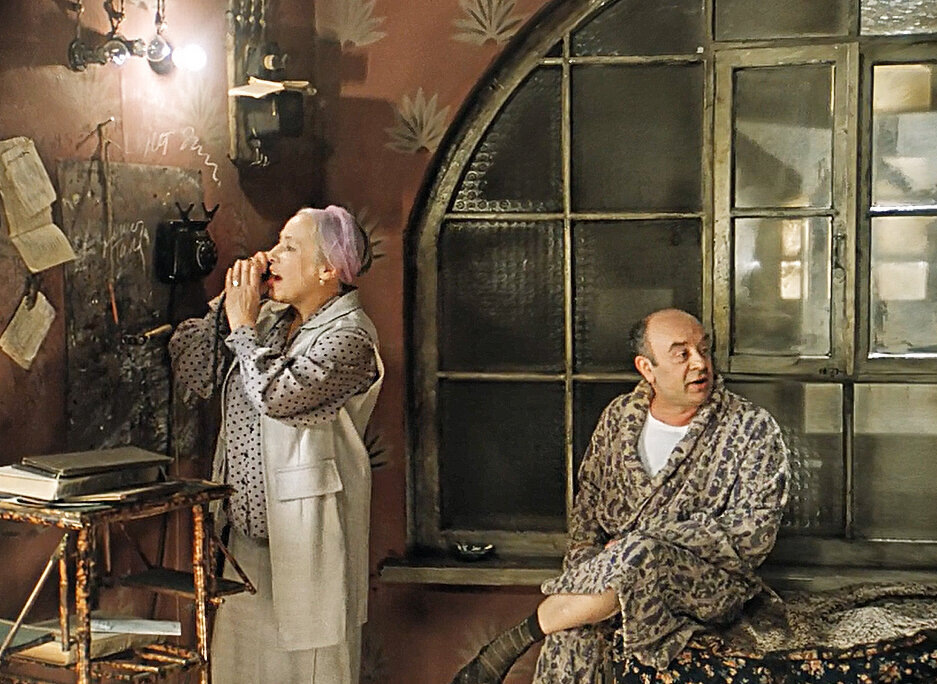 В галерее – кадры из комедии Козакова «Покровские ворота», а также план «коммуналки» (с livejournal)