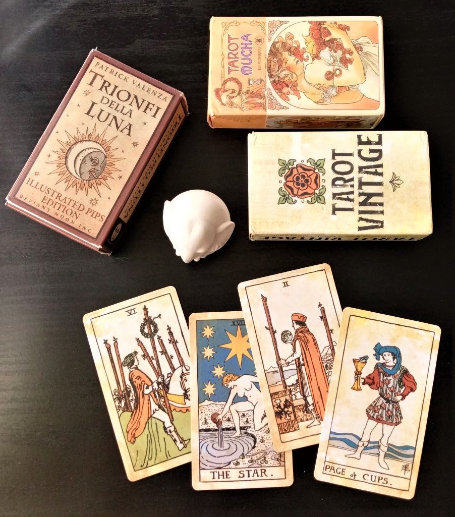 Ответ смотрим на колоде "Винтажное таро Уэйта"
