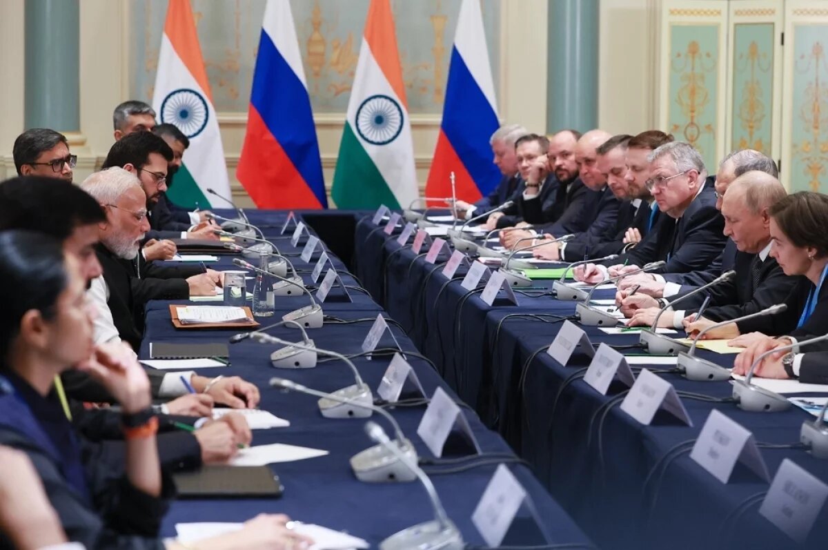    Единство против давления.