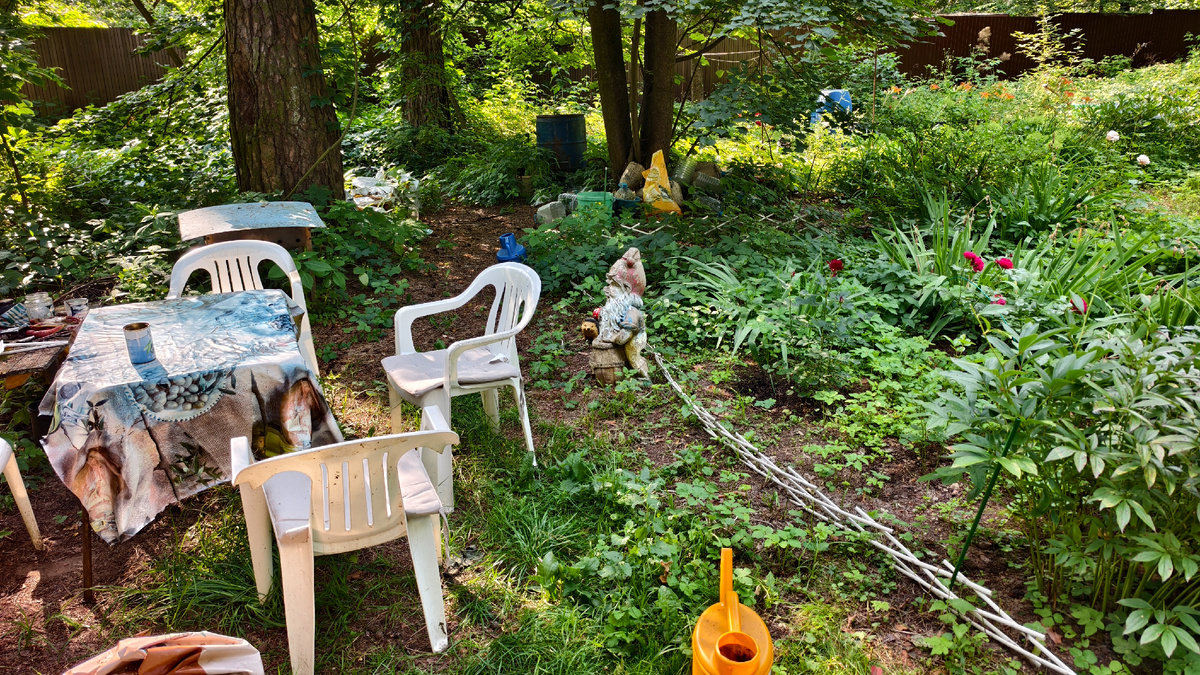 В это время начинают одолевать мысли о своем доме.
