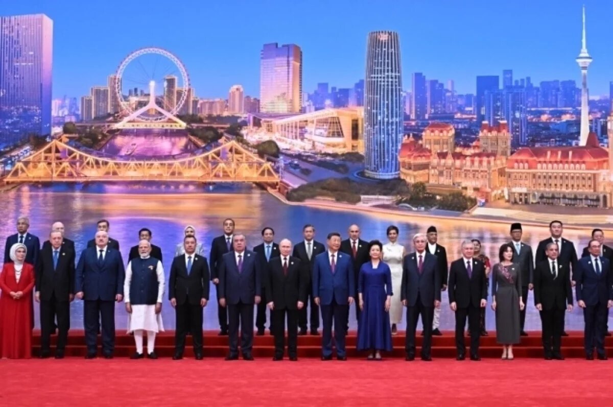    Эксперт Баранова: на фото лидеров ШОС Путину отвели почётное место в центре