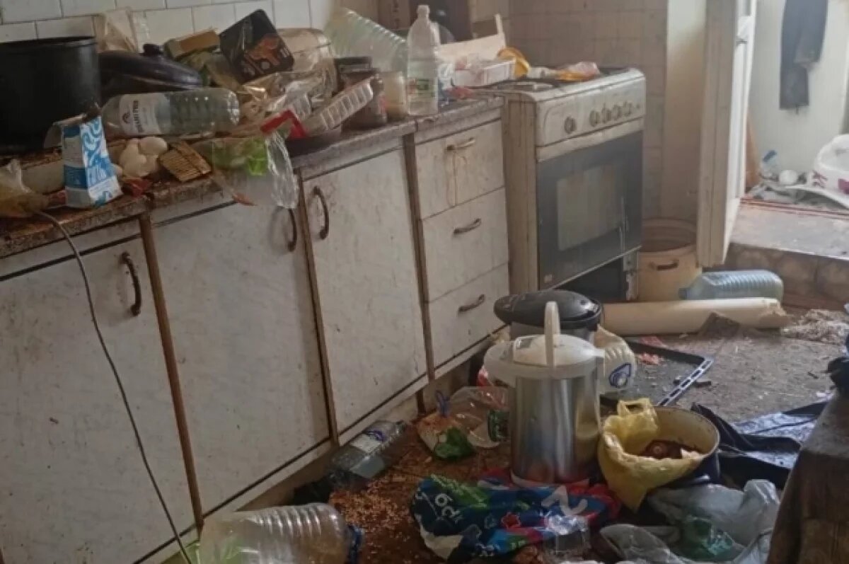    В Калязине из-за жуткой вони от соседей жильцы дома обратились в суд