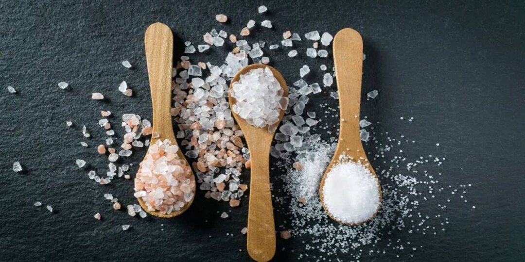 Морская, поваренная или калиевая: какую соль выбрать на каждый день