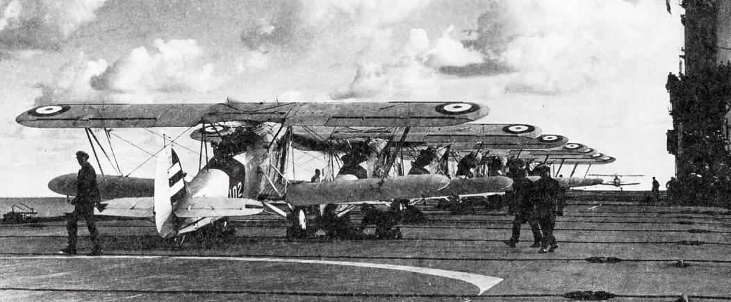 К взлету готовится эскадрилья истребителей «Оспри»