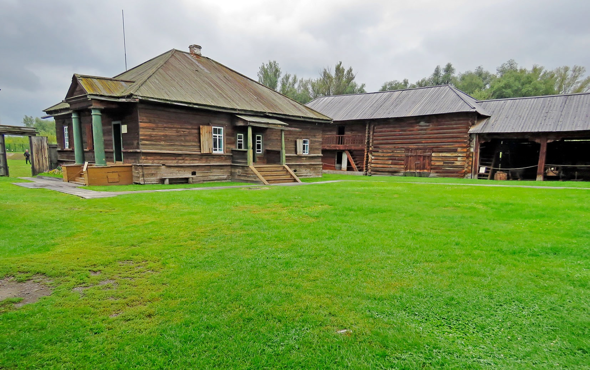 Дом Петровой