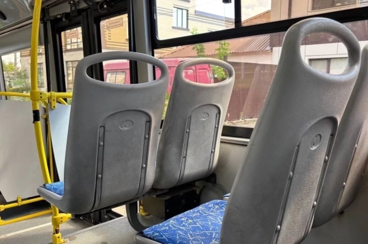    В Пермском крае коляска с ребёнком упала в автобусе во время поворота