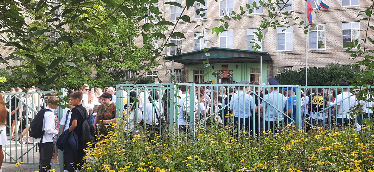 Волгоград. Около моей первой школы.