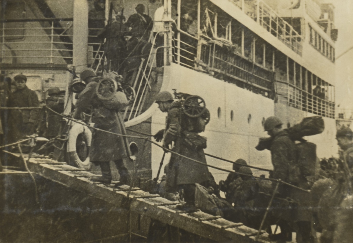 Погрузка десанта. Начало декабря 1939 г. Источник: Военный музей Карельского перешейка.