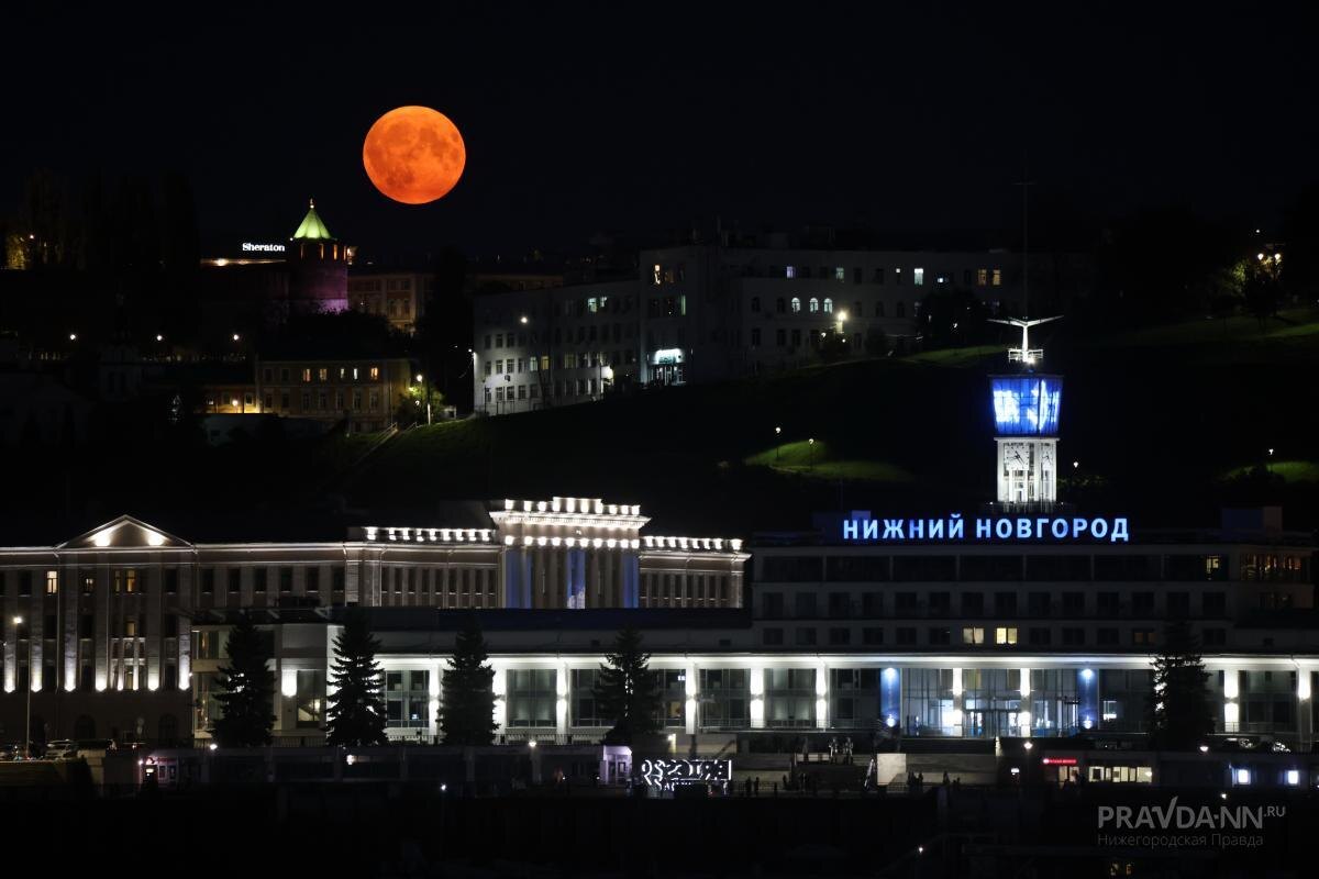    В этот день Луна приобретет красный оттенок, оказавшись в тени Земли