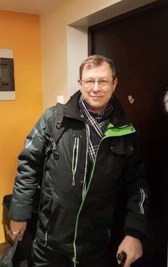 Зимой ко мне пришел курьер