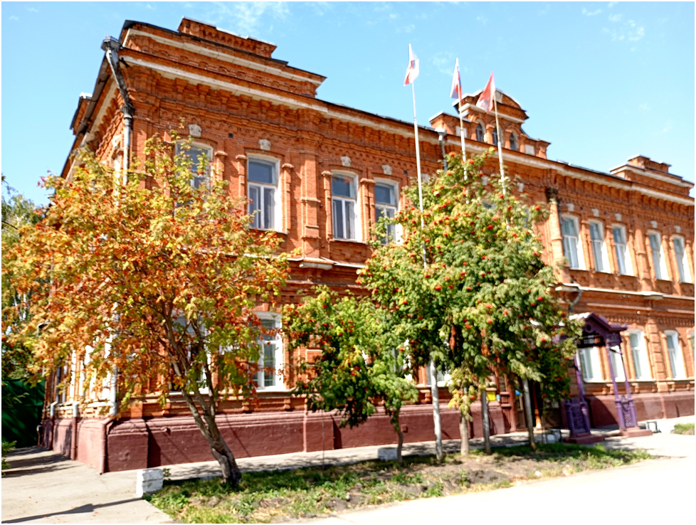 Здание администрации Петровского района Саратовской области.