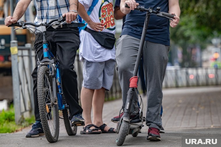 Водителя электросамоката в ЯНАО задержали за вождение без прав