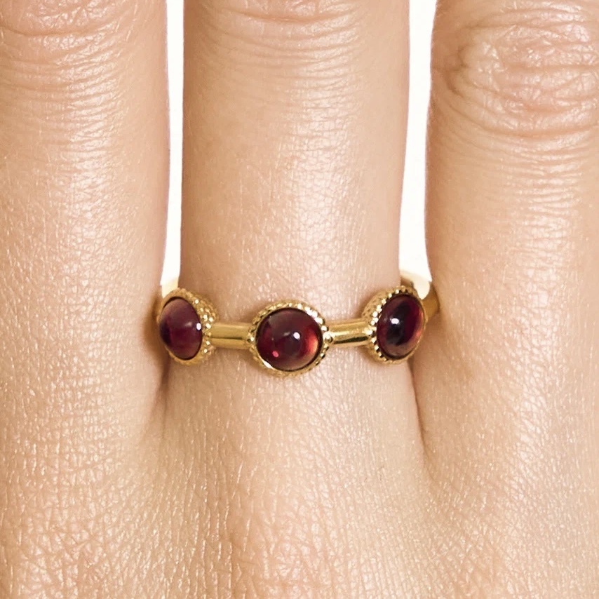 Кольцо КОЛТ с гранатами из коллекции ДУША ювелирного бренда NÁNA