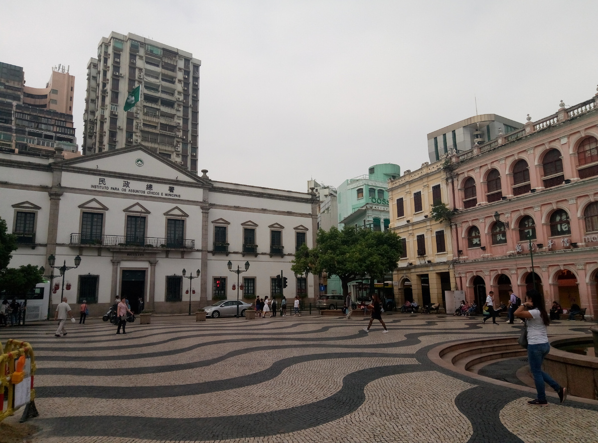 Площадь перед зданием Сената