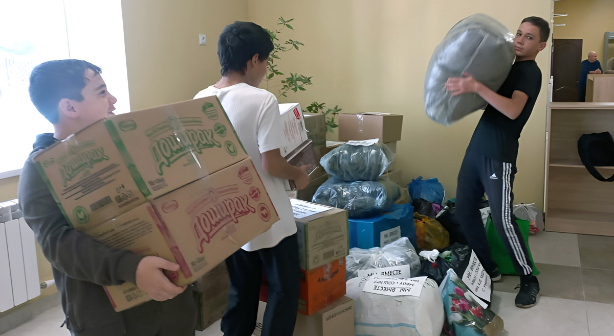 В сборе гуманитарной помощи участвуют не только взрослые, но и дети