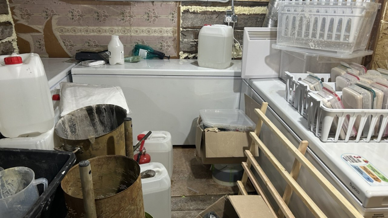    Полицейские раскрыли канал, по которому в Югру доставляли наркотики из Иркутской области