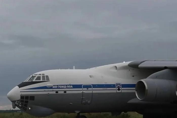 ВКС России получили новый тяжелый транспортный самолет Ил-76МД-90А. Обложка © Telegram / Минобороны России