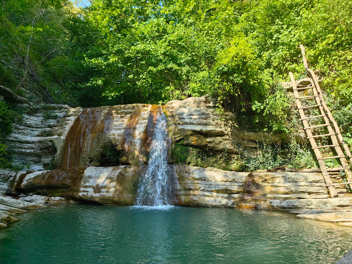 Водопад на реке Куаго. Геленджик