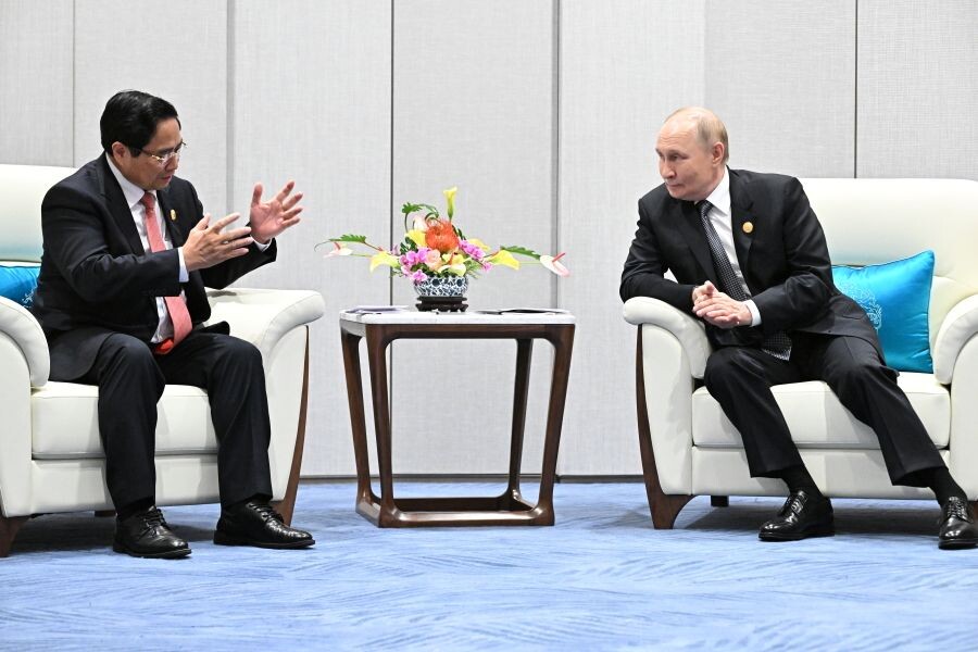    Президент России Владимир Путин и премьер-министр Вьетнама Фам Минь Чинь / Источник: © Сергей Бобылев/РИА Новости