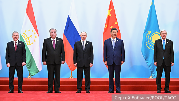     Фото: Сергей Бобылев/POOL/ТАСС   
 Текст: Рафаэль Фахрутдинов