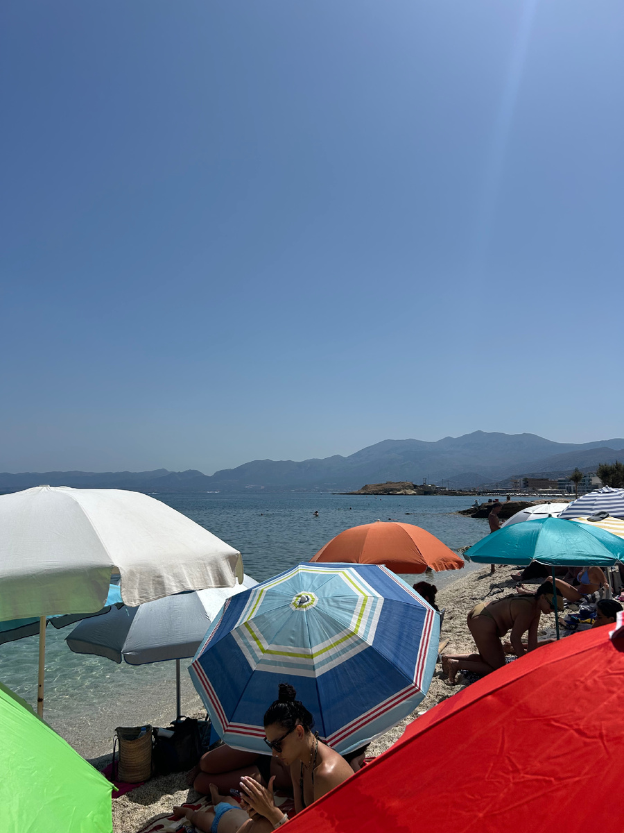 Примерно так выглядит 1 сентября на Крите (фото автора)